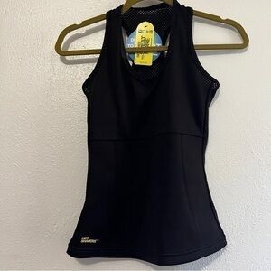 Hotshapers black athletic top. Size M. Neotex smart fabric. NWT.